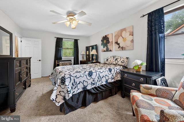 306 ANNA AVE, Maple Shade, NJ 08052