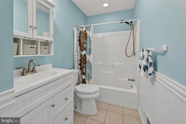 306 ANNA AVE, Maple Shade, NJ 08052