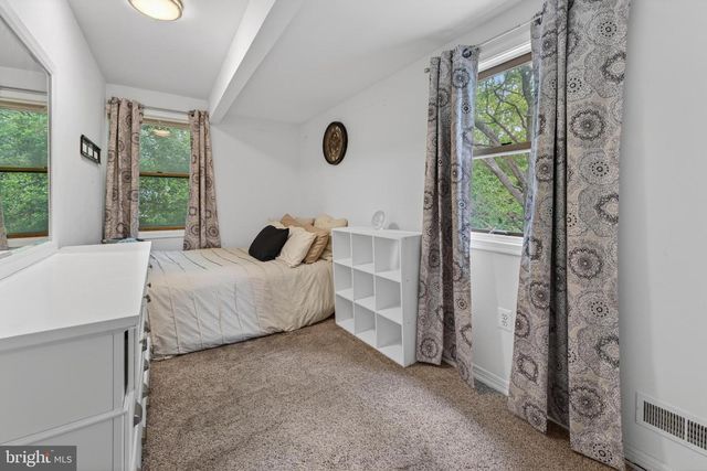306 ANNA AVE, Maple Shade, NJ 08052