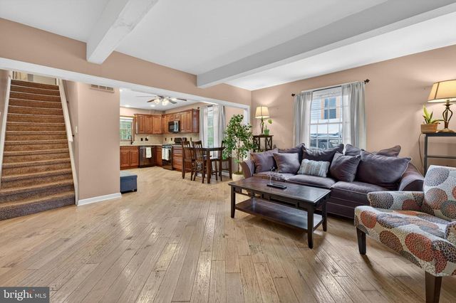 306 ANNA AVE, Maple Shade, NJ 08052