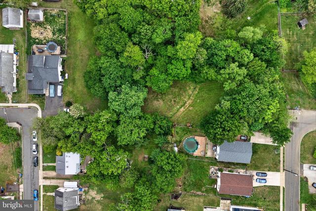 306 ANNA AVE, Maple Shade, NJ 08052