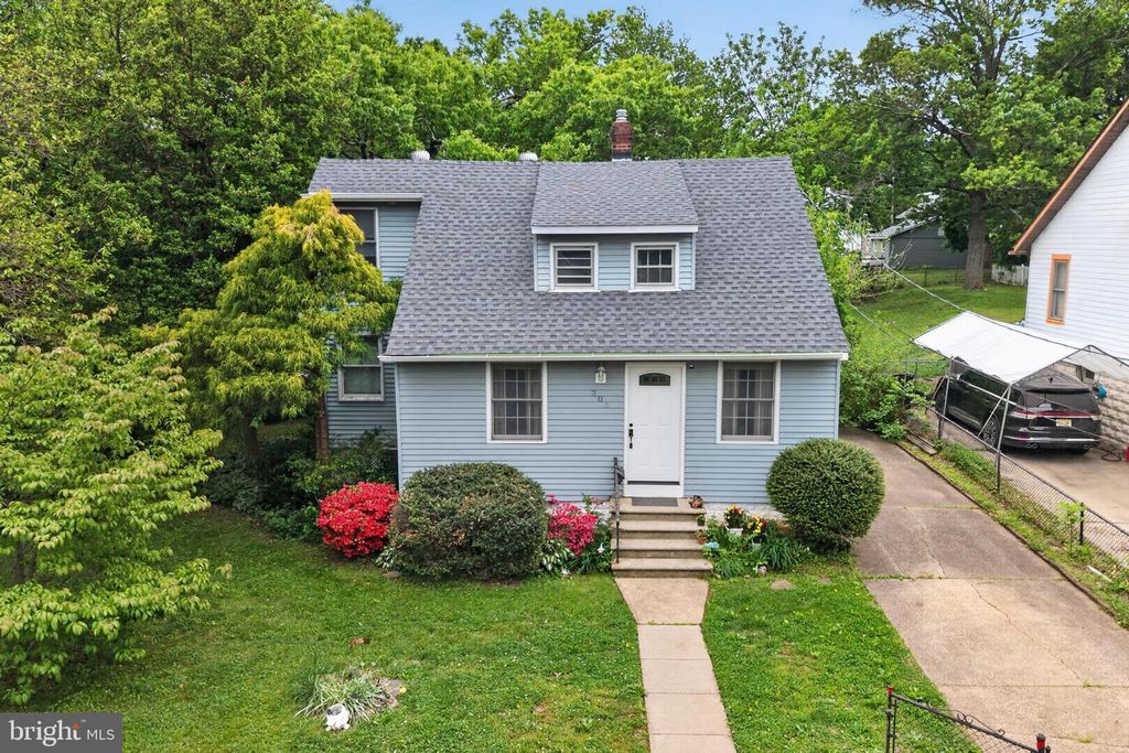 306 ANNA AVE, Maple Shade, NJ 08052