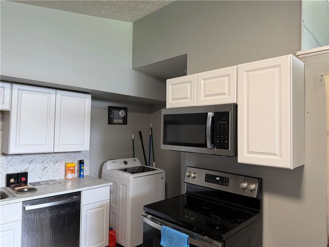 9 Mario Drive, Dayton, OH 45426