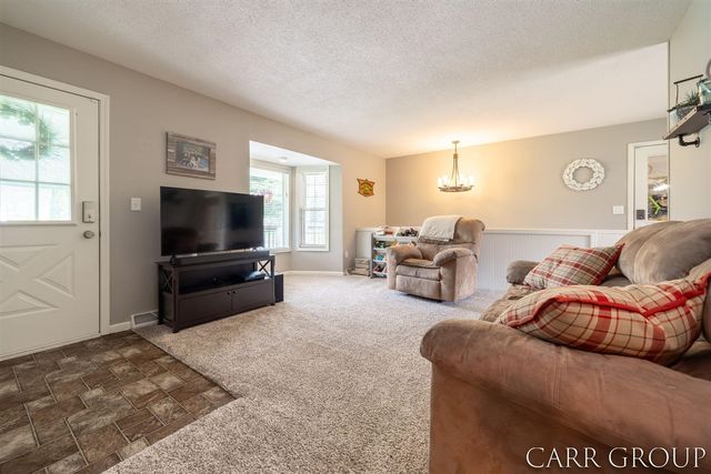 5045 Wakefield Avenue, Comstock Park, MI 49321