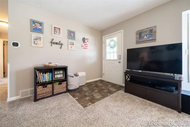 5045 Wakefield Avenue, Comstock Park, MI 49321
