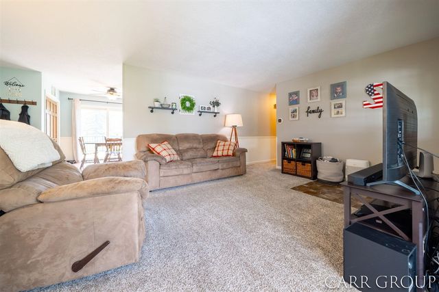 5045 Wakefield Avenue, Comstock Park, MI 49321