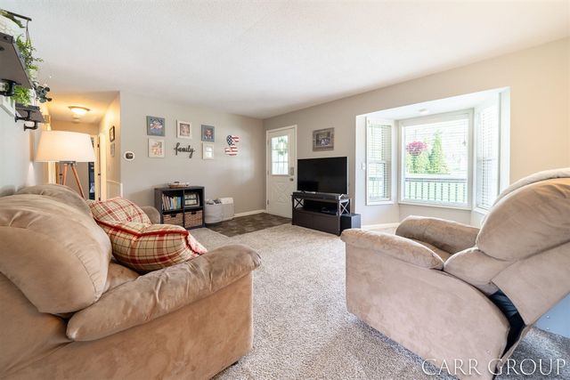 5045 Wakefield Avenue, Comstock Park, MI 49321