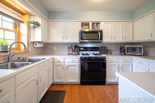 5045 Wakefield Avenue, Comstock Park, MI 49321