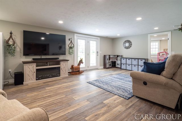 5045 Wakefield Avenue, Comstock Park, MI 49321