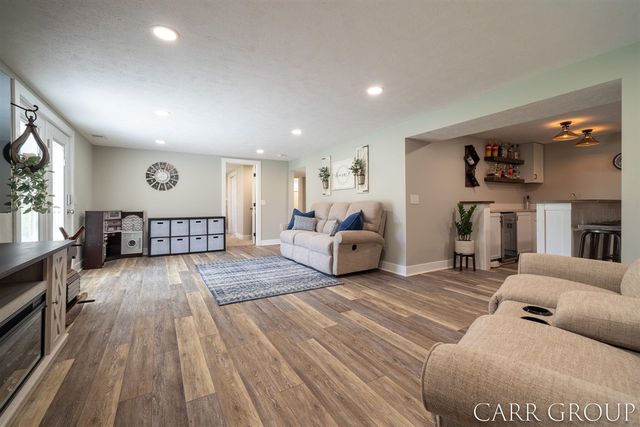 5045 Wakefield Avenue, Comstock Park, MI 49321