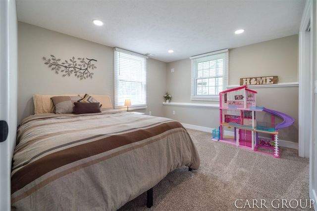 5045 Wakefield Avenue, Comstock Park, MI 49321