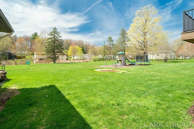 5045 Wakefield Avenue, Comstock Park, MI 49321