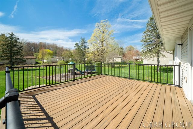 5045 Wakefield Avenue, Comstock Park, MI 49321