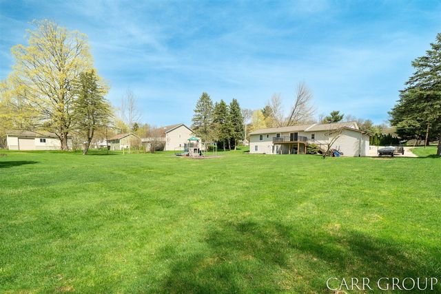 5045 Wakefield Avenue, Comstock Park, MI 49321