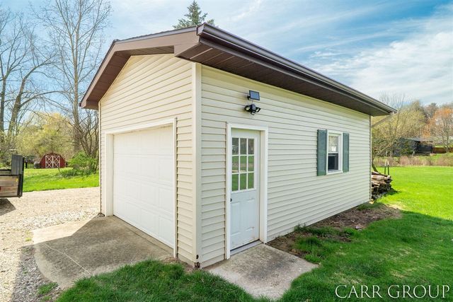 5045 Wakefield Avenue, Comstock Park, MI 49321