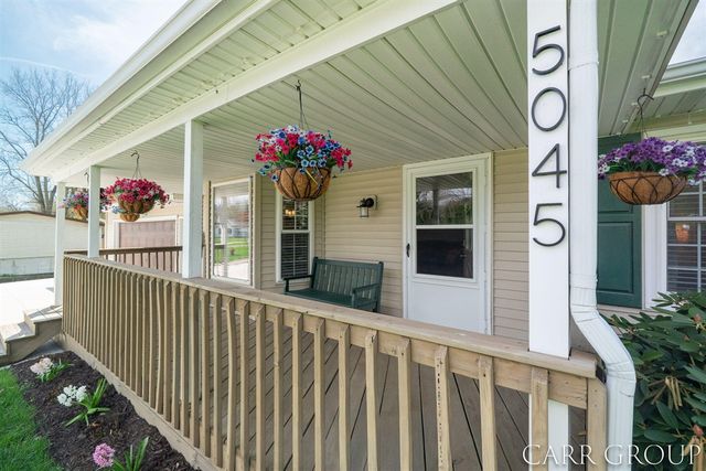 5045 Wakefield Avenue, Comstock Park, MI 49321