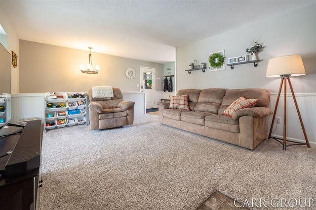 5045 Wakefield Avenue, Comstock Park, MI 49321