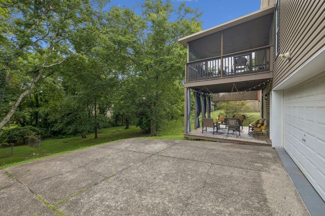 2601 Woodberry Dr, Nashville, TN 37214