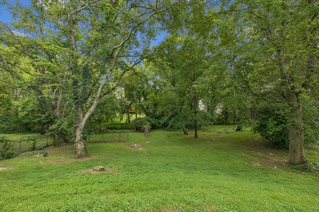 2601 Woodberry Dr, Nashville, TN 37214