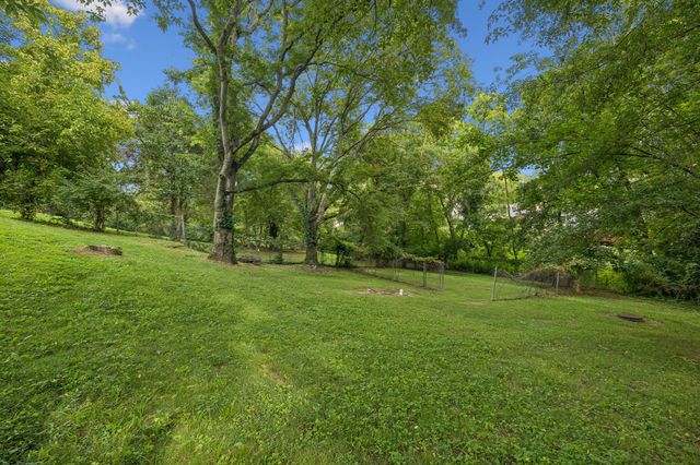 2601 Woodberry Dr, Nashville, TN 37214