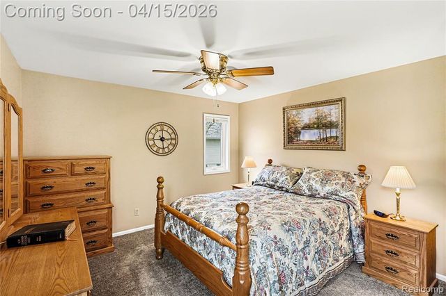 11676 Hawthorne Glen Drive, Grand Blanc, MI 48439