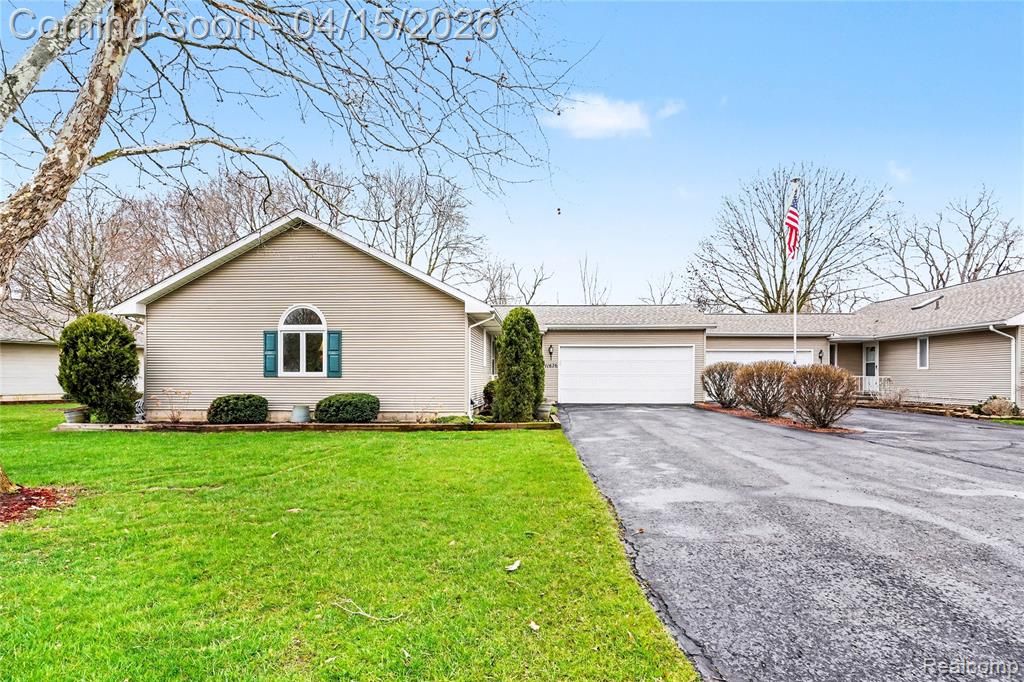 11676 Hawthorne Glen Drive, Grand Blanc, MI 48439