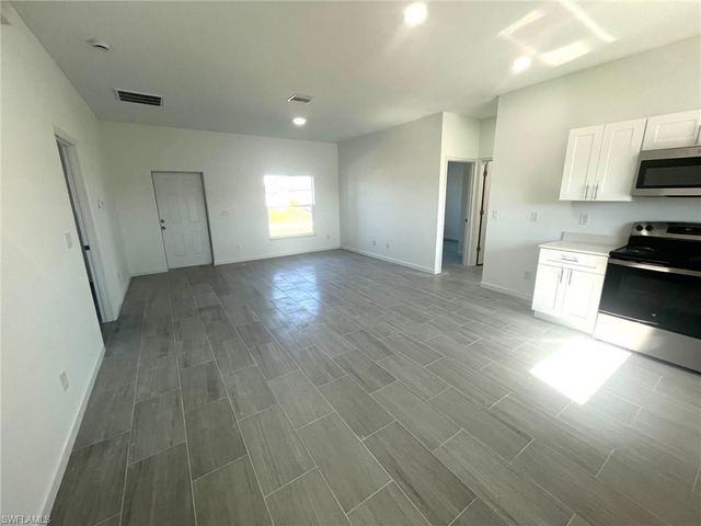 1248 Hillcrest ST E, Lehigh Acres, FL 33974