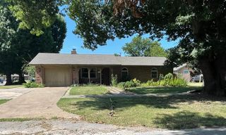 410 W Creek Street, Lindsay, OK 73052