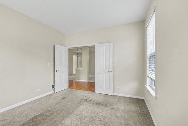 1530 S Lancaster Lane, Libertyville, IL 60048