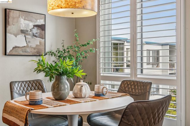 3 Captain Dr D406, Emeryville, CA 94608