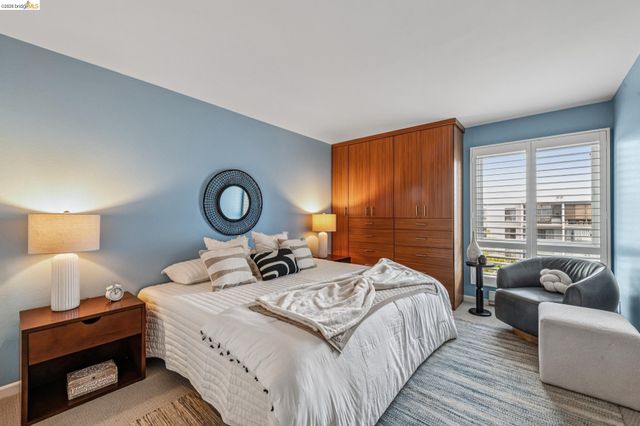 3 Captain Dr D406, Emeryville, CA 94608
