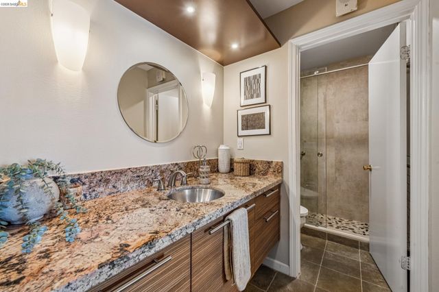 3 Captain Dr D406, Emeryville, CA 94608
