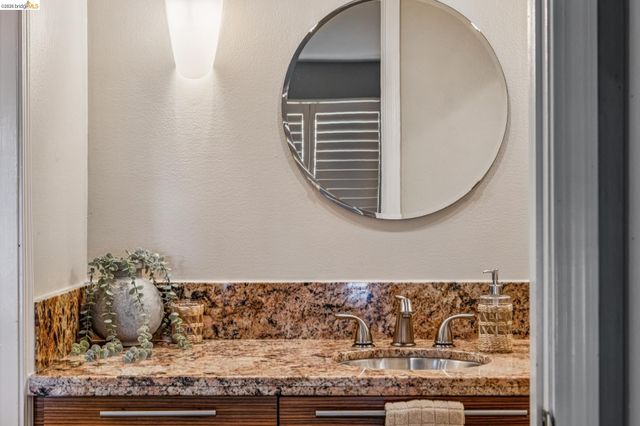 3 Captain Dr D406, Emeryville, CA 94608