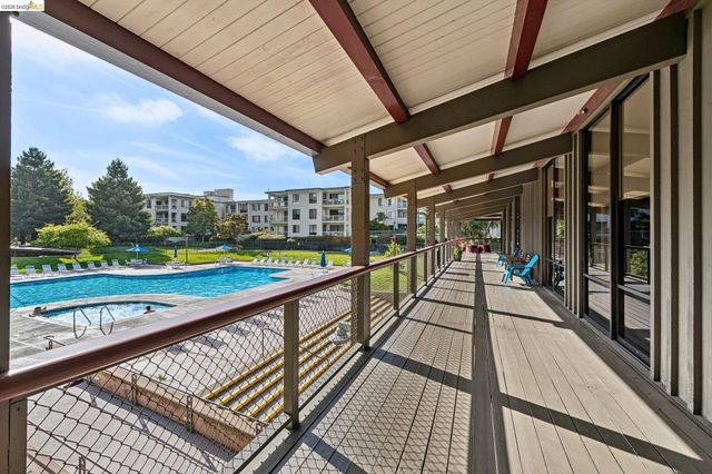 3 Captain Dr D406, Emeryville, CA 94608