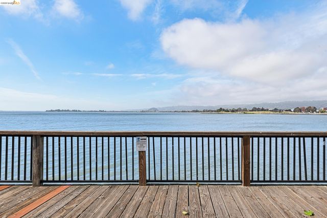 3 Captain Dr D406, Emeryville, CA 94608
