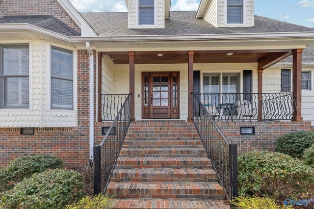 5501 Cedar Mill Drive, Guntersville, AL 35976