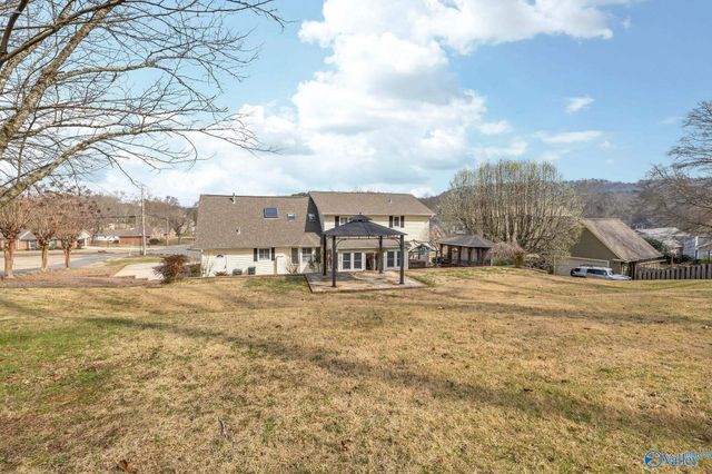5501 Cedar Mill Drive, Guntersville, AL 35976
