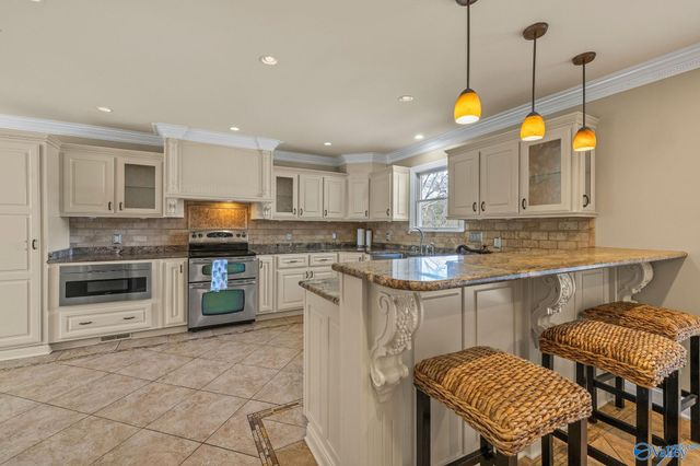 5501 Cedar Mill Drive, Guntersville, AL 35976