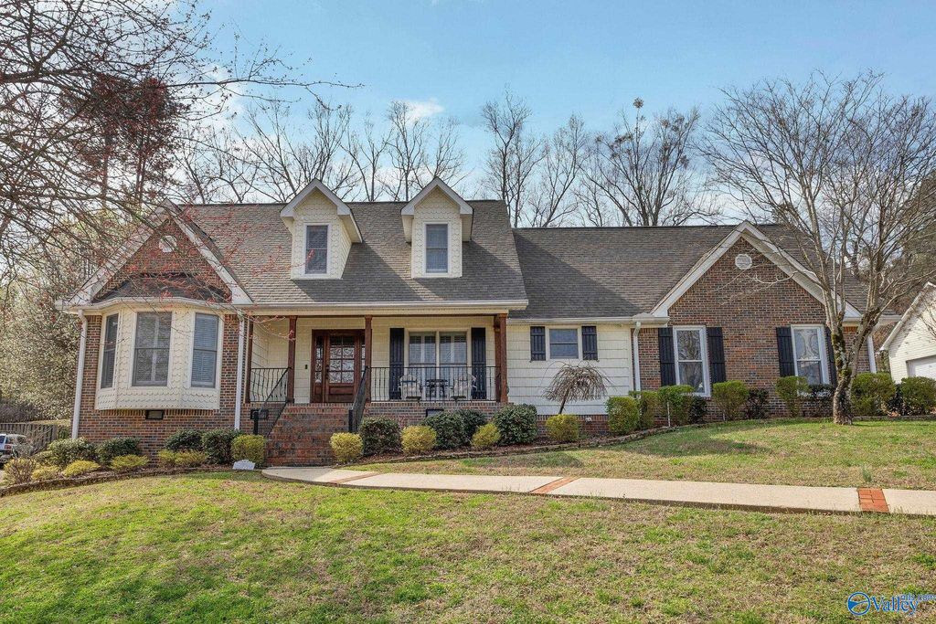 5501 Cedar Mill Drive, Guntersville, AL 35976