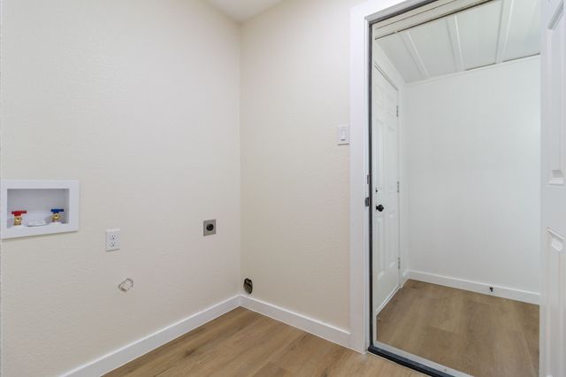 729 Finland Street, Grand Prairie, TX 75050