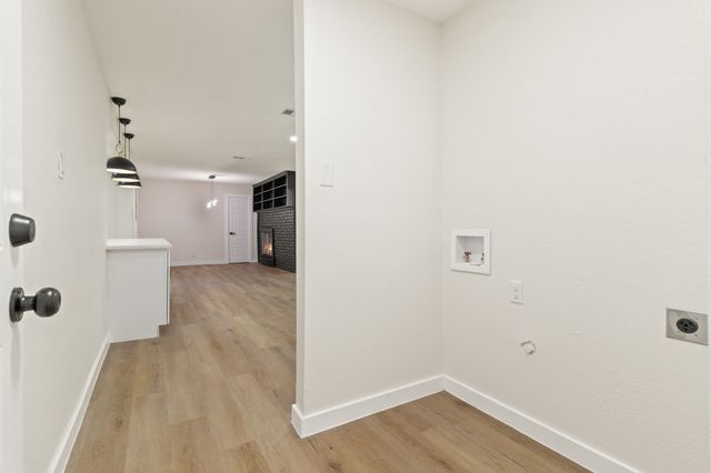 729 Finland Street, Grand Prairie, TX 75050