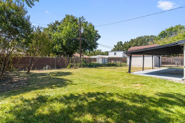 729 Finland Street, Grand Prairie, TX 75050