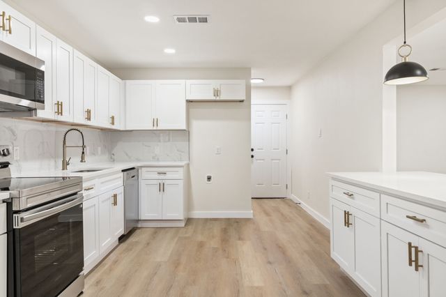 729 Finland Street, Grand Prairie, TX 75050
