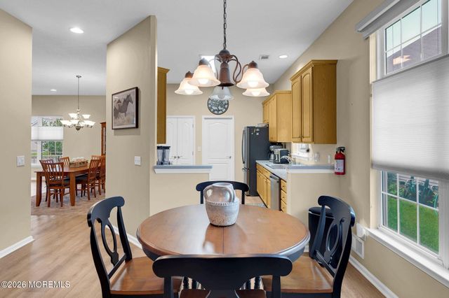 19 Goldenedge Way, Lakewood, NJ 08701