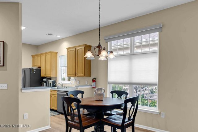 19 Goldenedge Way, Lakewood, NJ 08701