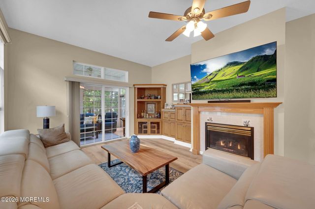 19 Goldenedge Way, Lakewood, NJ 08701