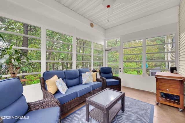 19 Goldenedge Way, Lakewood, NJ 08701