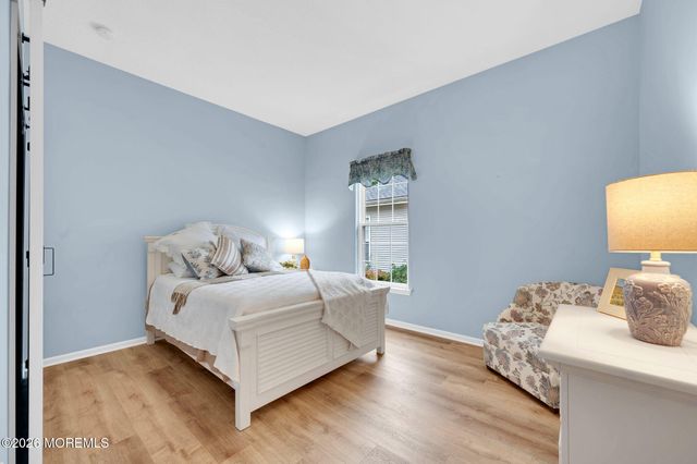 19 Goldenedge Way, Lakewood, NJ 08701