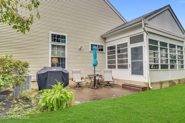 19 Goldenedge Way, Lakewood, NJ 08701