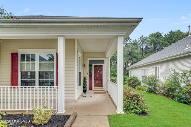 19 Goldenedge Way, Lakewood, NJ 08701